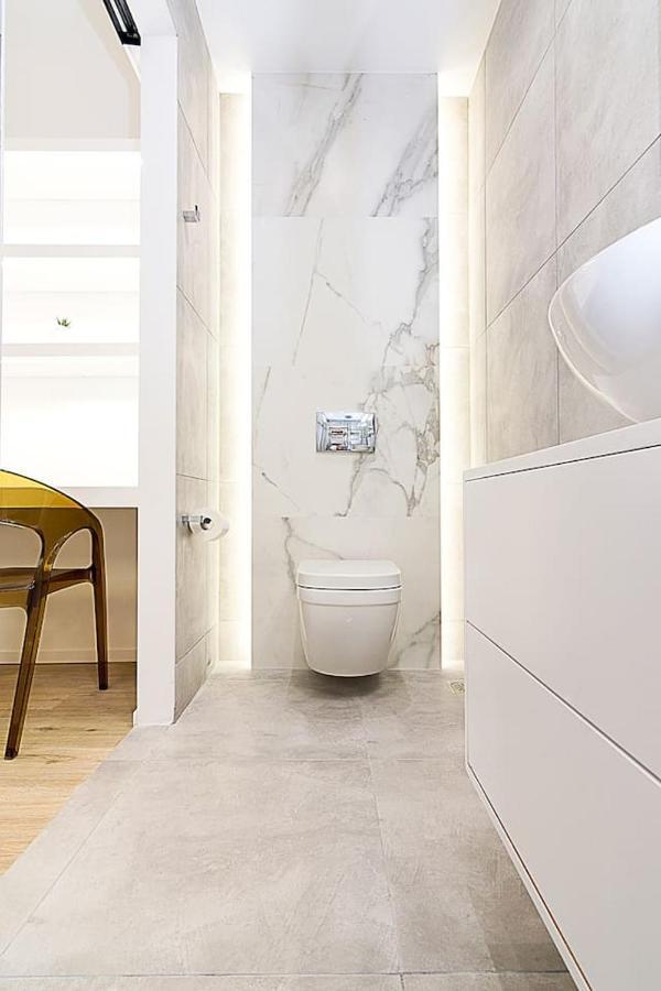 Brand New Flat For 4 Ppl Next To Syntagma Sq. Apartment Athens Luaran gambar