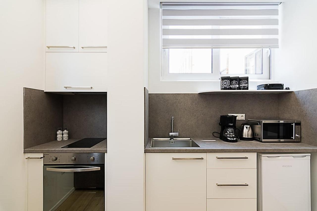 Brand New Flat For 4 Ppl Next To Syntagma Sq. Apartment Athens Luaran gambar